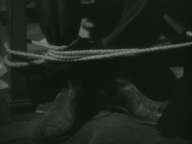 Кадр из фильма Газовый свет / Gaslight (1944)