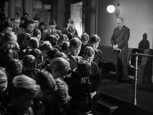 Кадр из фильма Травля / Hets (1944)