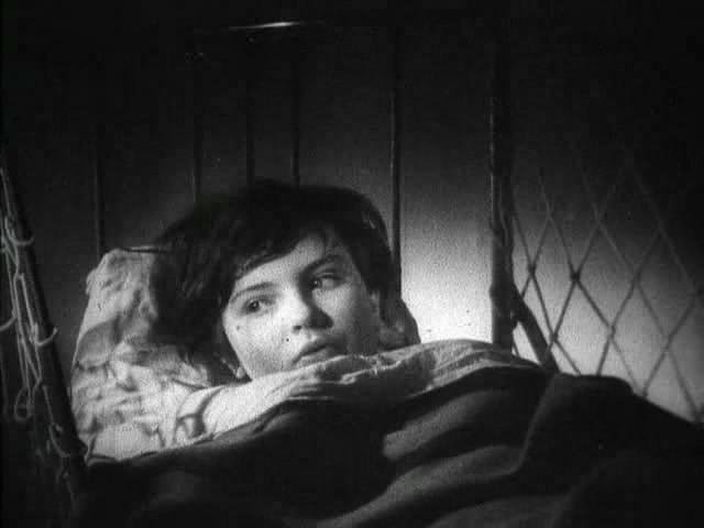 Кадр из фильма Зоя (1944)