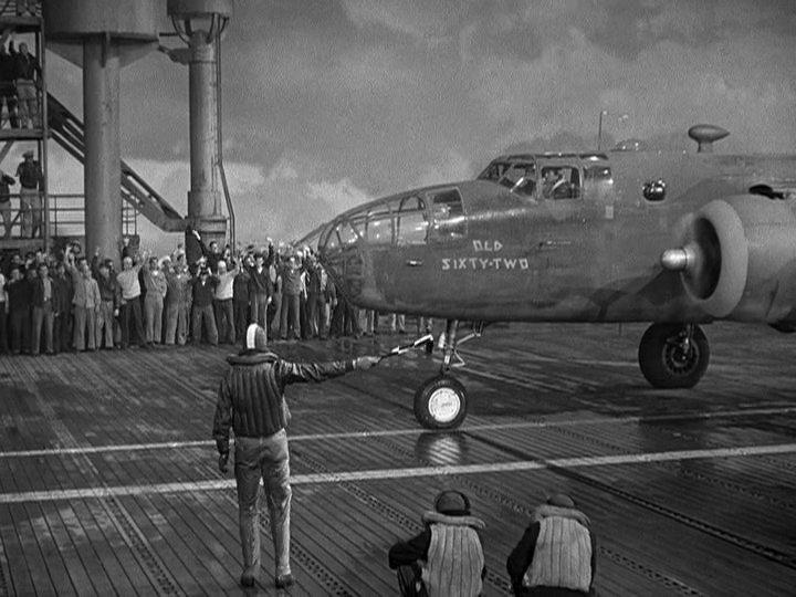Кадр из фильма Тридцать секунд над Токио / Thirty Seconds Over Tokyo (1944)