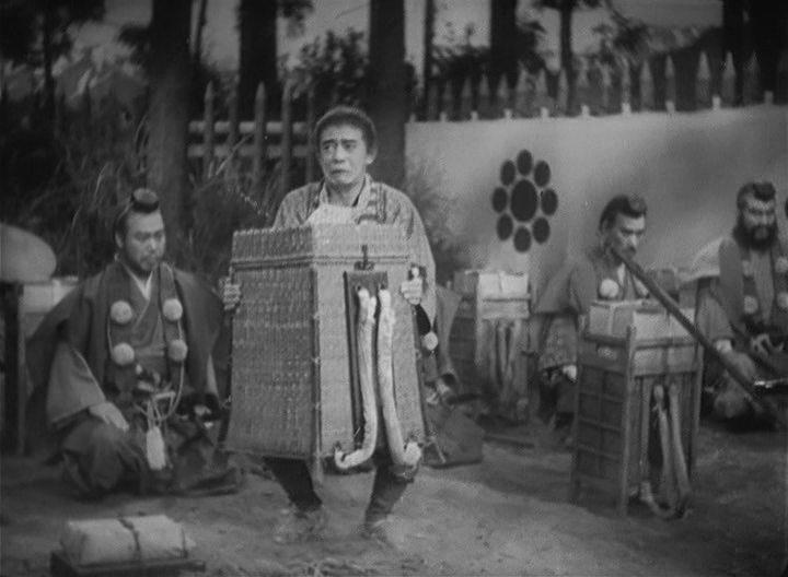 Кадр из фильма Наступающие на хвост тигра / Tora no o wo fumu otokotachi (1945)