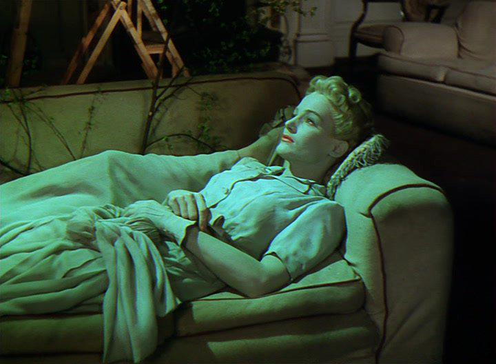 Кадр из фильма Веселое привидение / Blithe Spirit (1945)