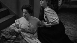 Кадры из фильма Винтовая лестница / The Spiral Staircase (1945)