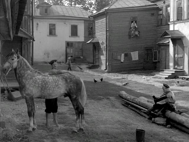 Кадр из фильма В людях (1938)