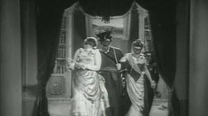 Кадры из фильма Маска (1938)