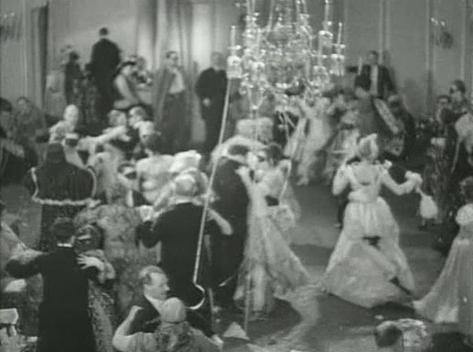 Кадр из фильма Маска (1938)