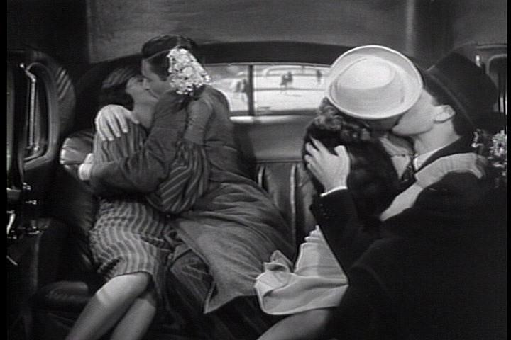 Кадр из фильма Четверо – уже толпа / Four's a Crowd (1938)