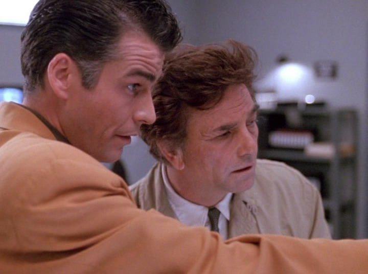 Кадр из фильма Коломбо: Коломбо сеет панику / Columbo: Columbo Cries Wolf (1990)