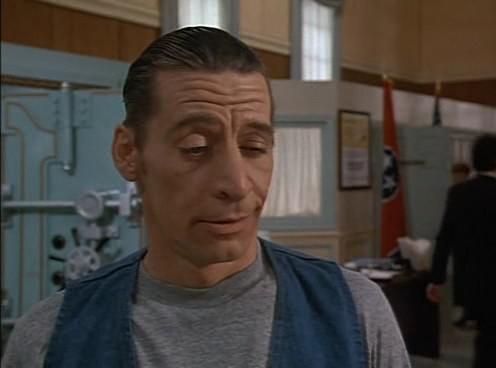Кадр из фильма Эрнест идет в тюрьму / Ernest Goes to Jail (1990)