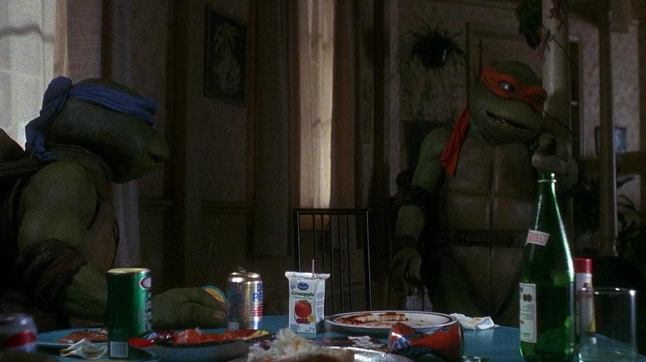 Кадр из фильма Черепашки-ниндзя / Teenage Mutant Ninja Turtles (1990)