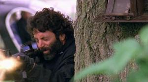 Кадры из фильма Птичка на проводе / Bird on a Wire (1990)