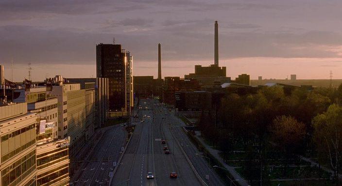 Кадр из фильма Огни городской окраины / Laitakaupungin valot (2006)