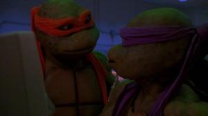 Кадры из фильма Черепашки-ниндзя 2: Тайна изумрудного зелья / Teenage Mutant Ninja Turtles II: The Secret of the Ooze (1991)