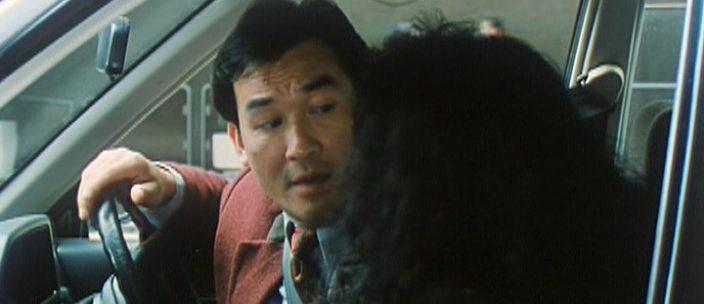Кадр из фильма Красный щит / Lei ting sao xue (1992)