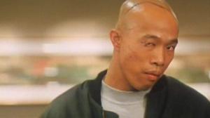 Кадры из фильма Красный щит / Lei ting sao xue (1992)
