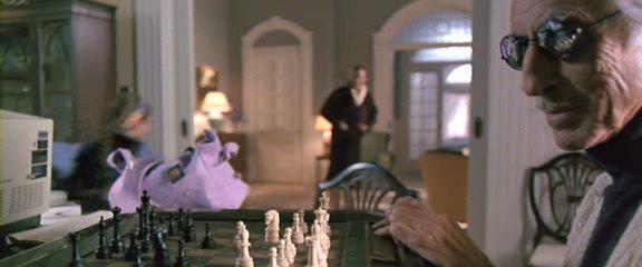 Кадр из фильма Ход королевой / Knight Moves (1992)