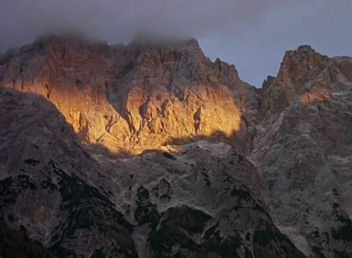 Кадр из фильма Альпийская сказка / Heidi (2005)