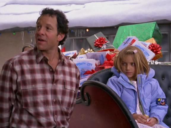 Кадр из фильма Одинокий Санта желает познакомиться с миссис Клаус / Single Santa Seeks Mrs. Claus (2005)