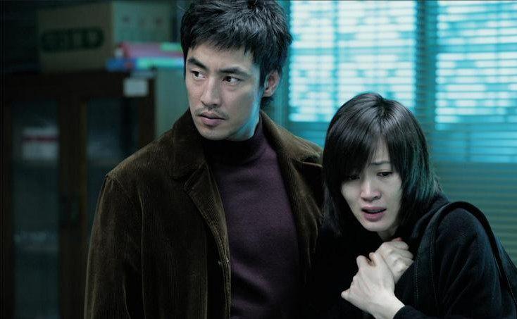 Кадр из фильма Красные башмачки / Bunhongsin (2005)