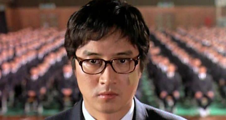 Кадр из фильма Близнецы / Yeokjeon-ui myeongsu (2005)