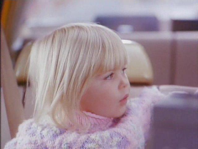 Кадр из фильма Ребенок на борту / Rosemary's Baby (1992)