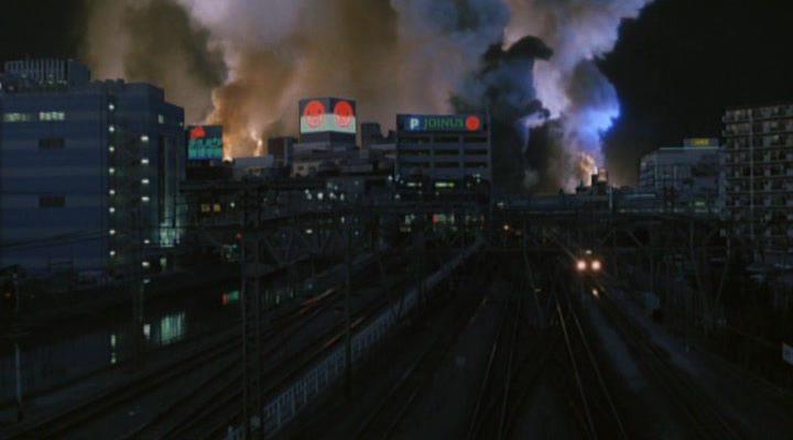 Кадр из фильма Годзилла против Мотры: Битва за Землю / Gojira vs. Mosura (1992)