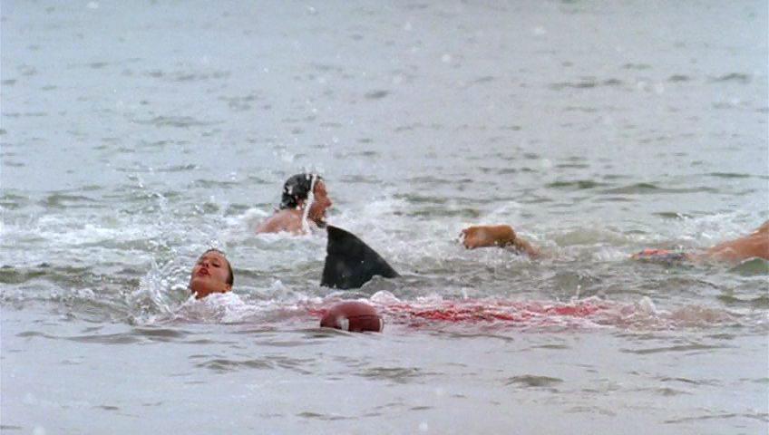 Кадр из фильма Нападение акул в весенние каникулы / Spring Break Shark Attack (2005)