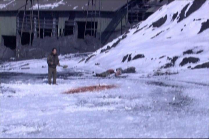Кадр из фильма Лоботомия / Noejeolgaesul (2005)