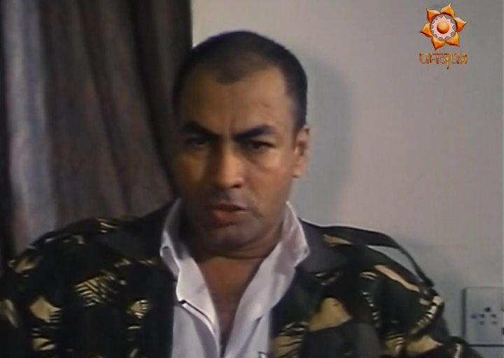 Кадр из фильма Закон / Kayda Kanoon (1993)