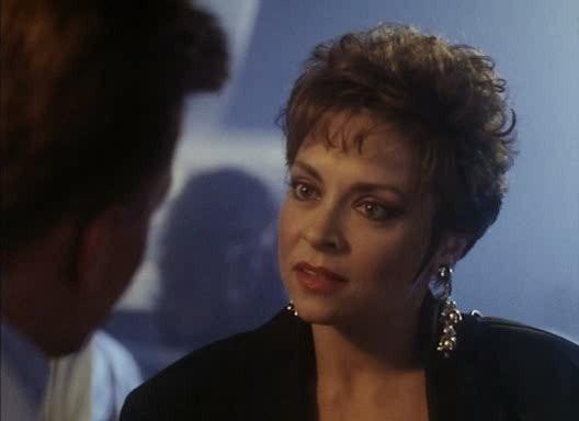 Кадр из фильма Леди-терминатор / Terminator Woman (1993)
