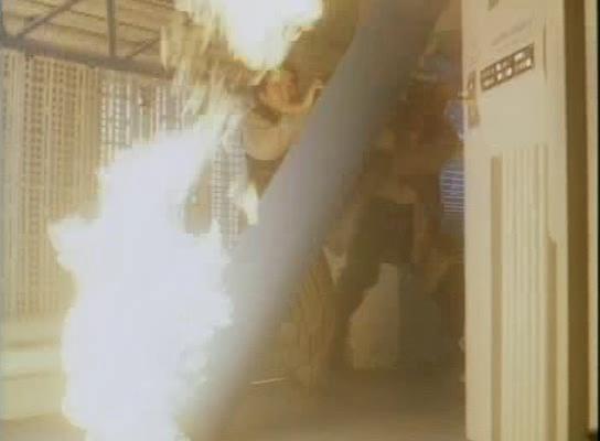 Кадр из фильма Спасательный челнок / Lifepod (1993)