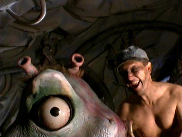 Кадр из фильма Похищение деревенщины инопланетянами / Inbred Redneck Alien Abduction (2004)