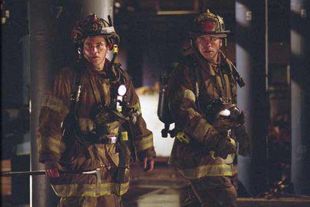 Кадр из фильма Команда 49: Огненная лестница / Ladder 49 (2004)