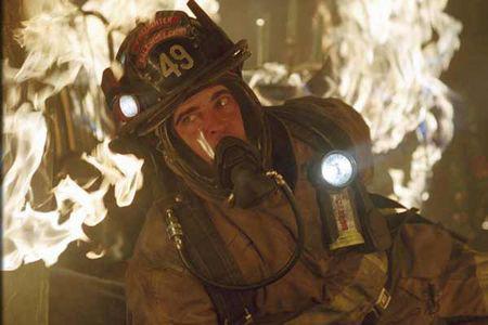 Кадр из фильма Команда 49: Огненная лестница / Ladder 49 (2004)