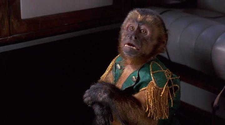 Кадр из фильма Неприятности с обезьянкой / Monkey Trouble (1994)
