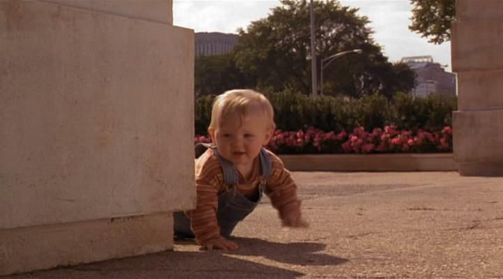 Кадр из фильма Младенец на прогулке, или ползком от гангстеров / Baby's Day Out (1994)