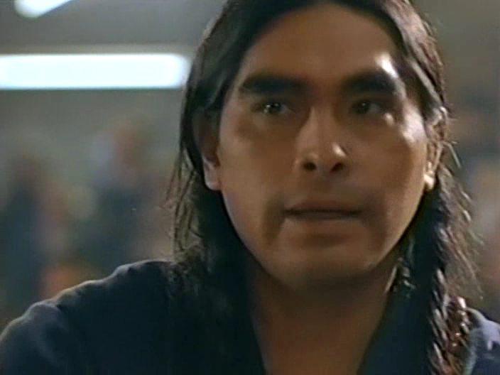 Кадр из фильма Женщина племени лакота / Lakota Woman: Siege at Wounded Knee (1994)