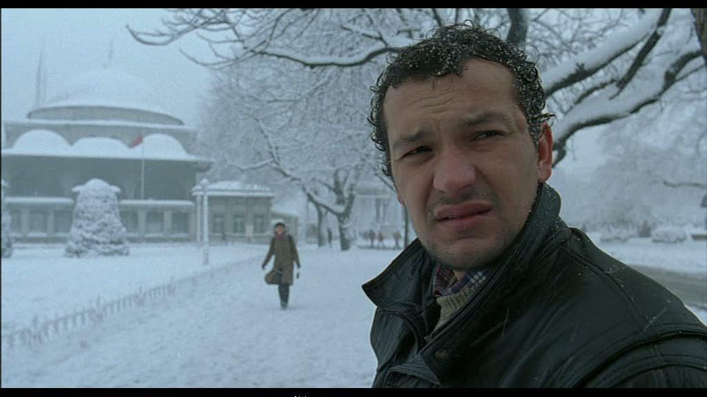 Кадр из фильма Отчуждение / Uzak (2004)