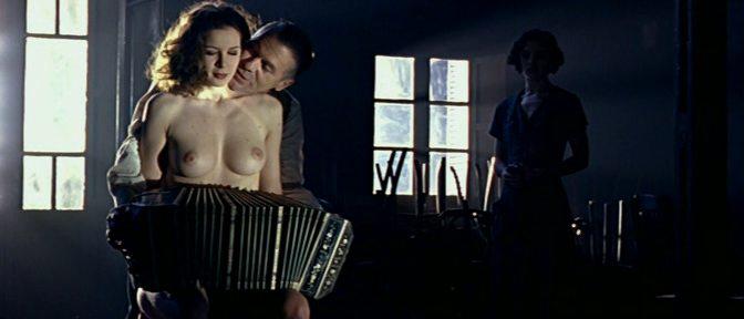 Кадр из фильма Шлюха и Кит / La puta y la ballena (2004)