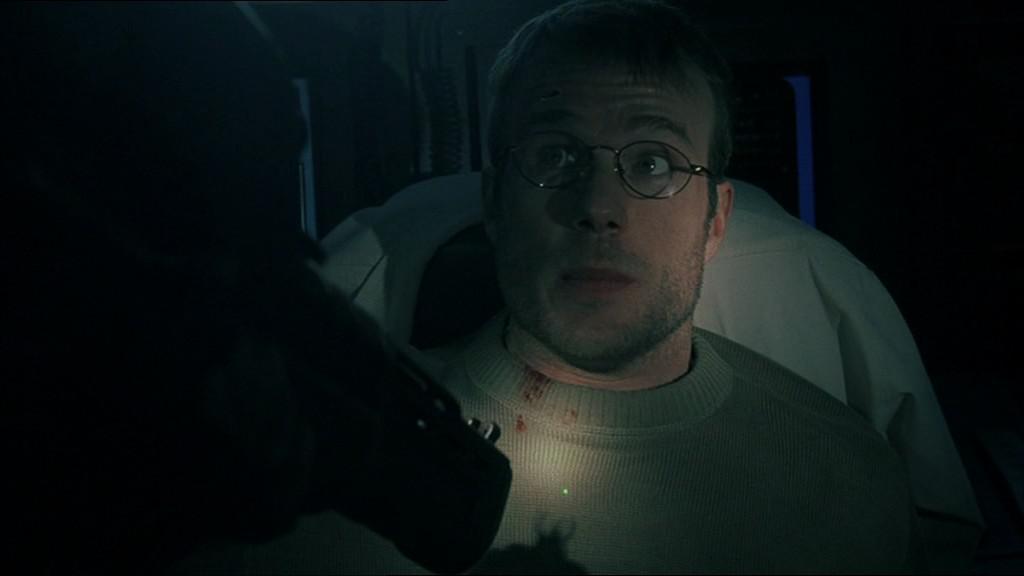 Кадр из фильма Тварь / Alien Lockdown (2004)