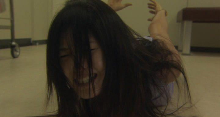 Кадр из фильма Кошмарная легенда района Шибуя 1, 2 / Shibuya kaidan 1, 2 (2004)