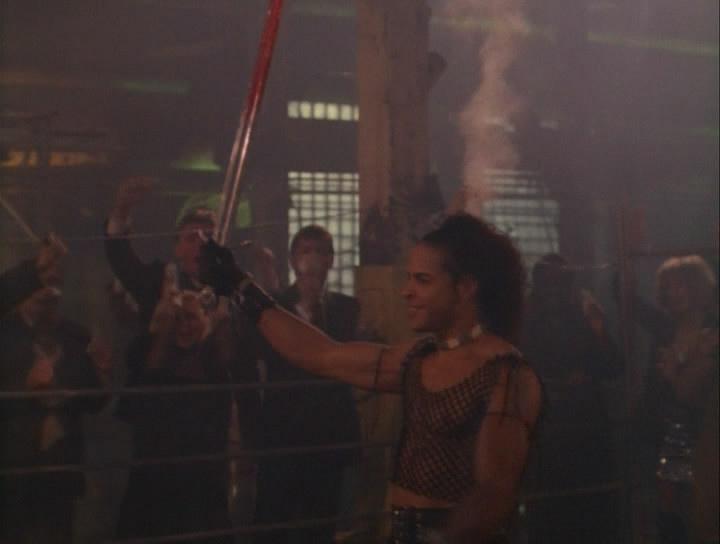 Кадр из фильма Фехтовальщик 2: Полицейский - гладиатор / Gladiator Cop (1995)