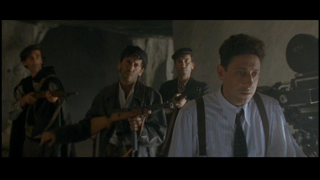 Кадр из фильма Фабрика звезд / L'uomo delle stelle (1995)
