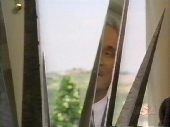 Кадр из фильма Дворец-тюрьма / The Colony (1995)