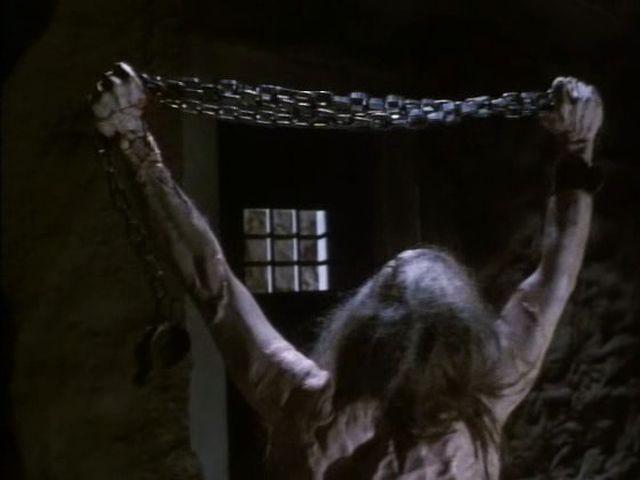 Кадр из фильма Урод в замке / Castle Freak (1995)