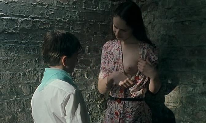 Кадр из фильма Ребенок из Па-де-Кале / L'enfant du pays (2003)