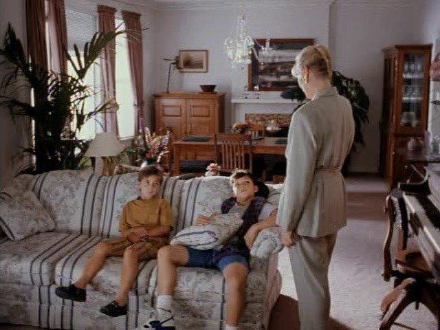 Кадр из фильма Клуб домашних детективов / Clubhouse Detectives (1996)