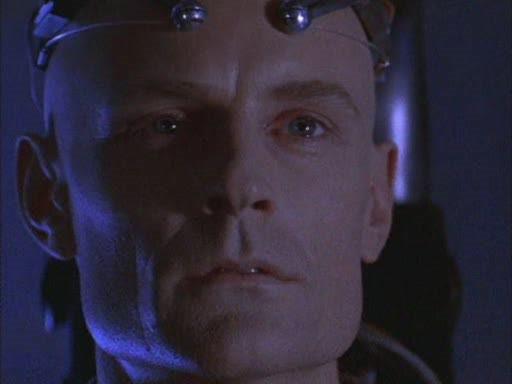 Кадр из фильма Газонокосильщик 2: За пределами киберпространства / Lawnmower Man 2: Beyond Cyberspace (1996)