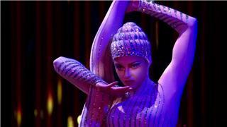 Кадр из фильма Цирк Солнца: Варекай / Cirque Du Soleil: Varekai (2003)