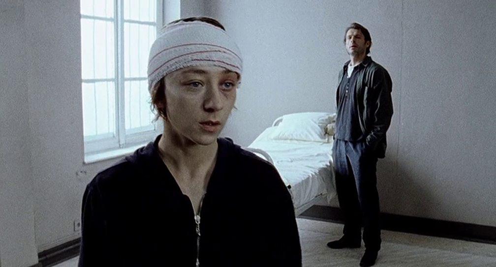 Кадр из фильма Лабиринты / Dédales (2003)